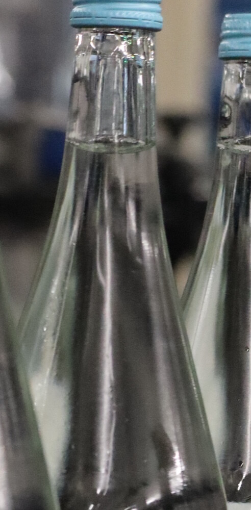 St. Georgsquelle 1-Liter-Flaschen in Reihe